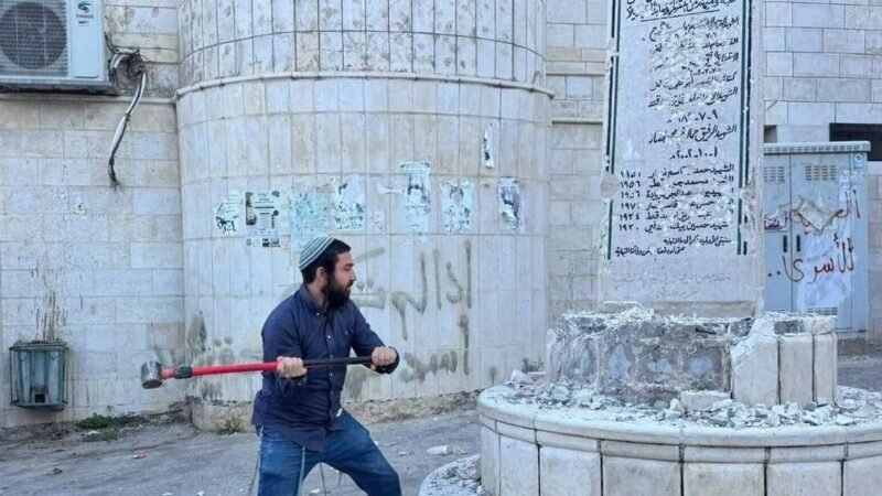 Israeli Knesset Member Joins Settlers in Vandalizing Palestinian Memorial