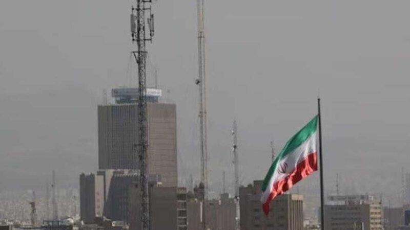 Iran Closes French Language Center in Tehran
