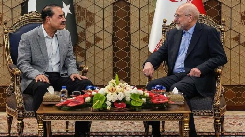 Pakistan Army Chief Visits Tehran to Foster Diplomatic Dialogue