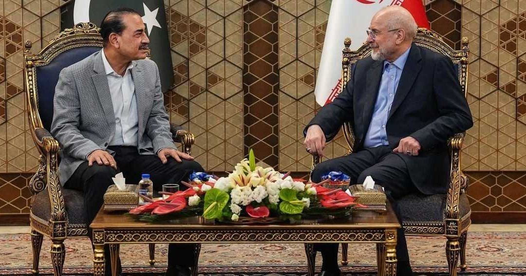 Pakistan Army Chief Visits Tehran to Foster Diplomatic Dialogue