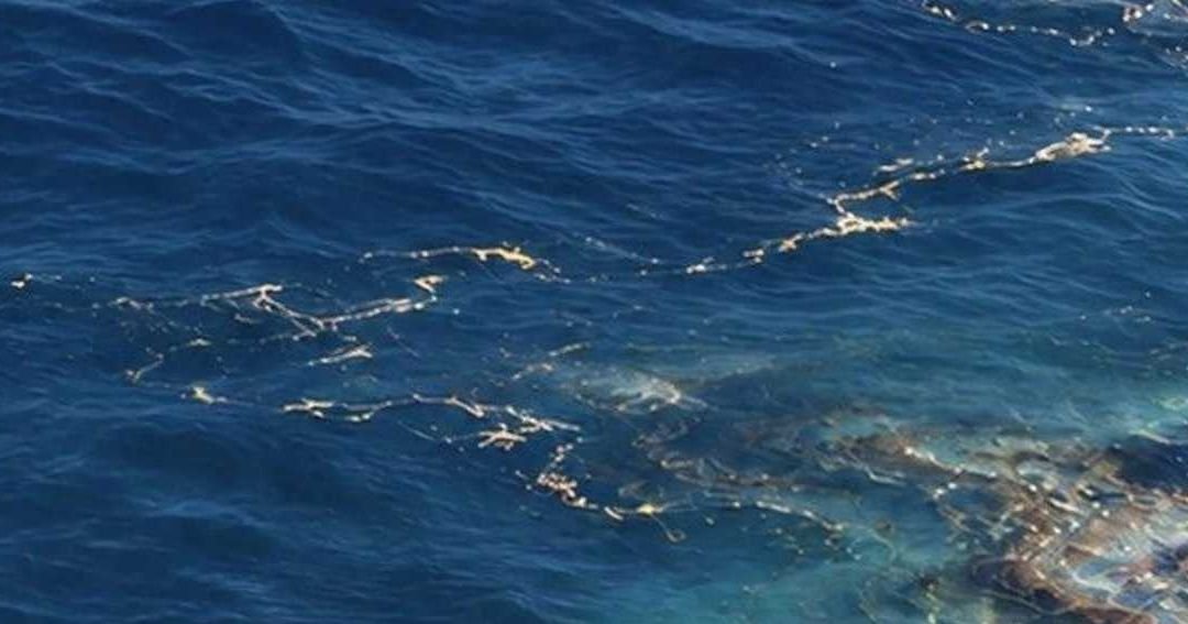 UAE Responds to Oil Spill Affecting Umm Al Quwain Coastline