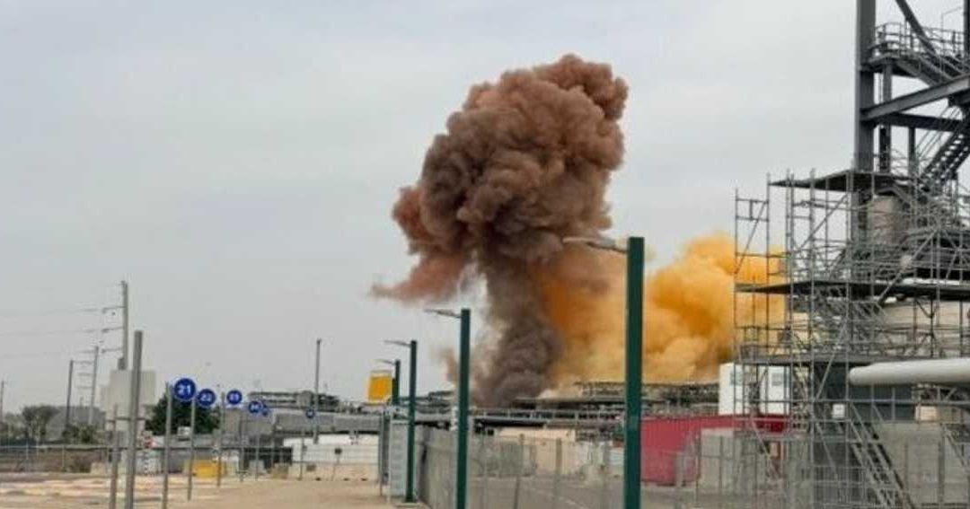 Three Injured in Explosion at Intel Facility in Southern Israel